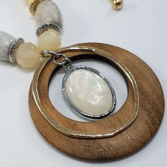 Chico's Beige Cream Gemstone Beaded Wood Necklace, New With Tags - Picture 5 of 8